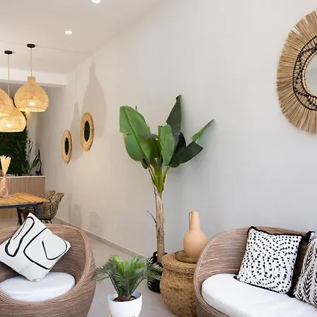 Savannah Apartment *