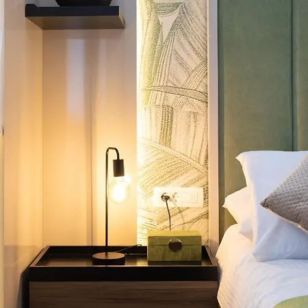 Savannah Apartment *